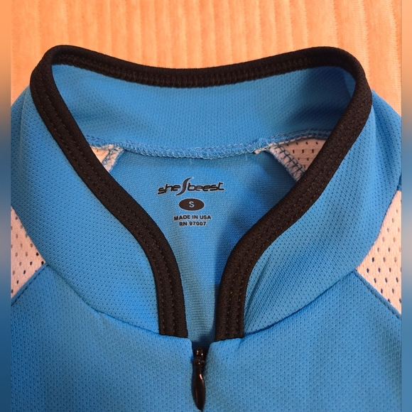 SHEBEEST SKY BLUE & BLACK BICYCLING ATHLETIC TOP. SIZE SMALL. - Picture 7 of 11